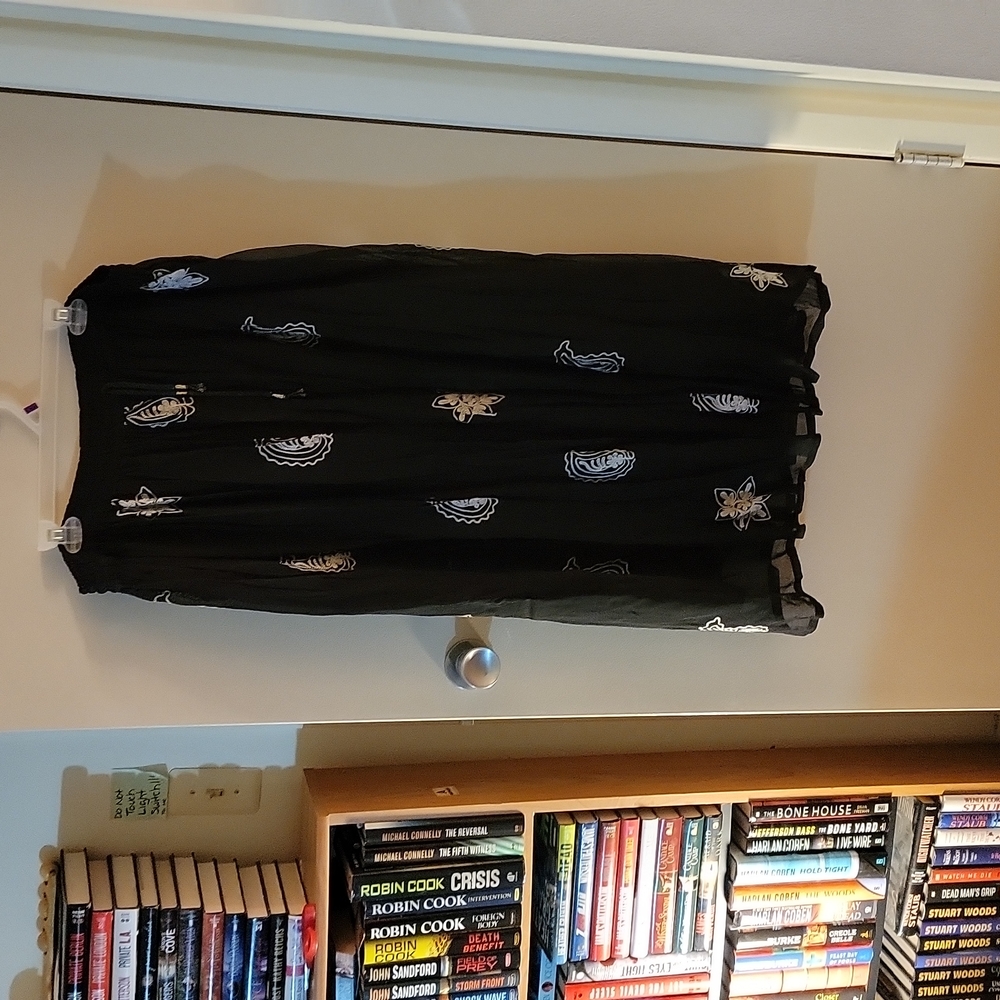 Extra Large Black Skirt with leaf design  and draw string waist line.